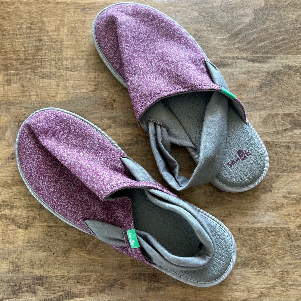 Sanuk heather marroon and gray Slingback slip ons